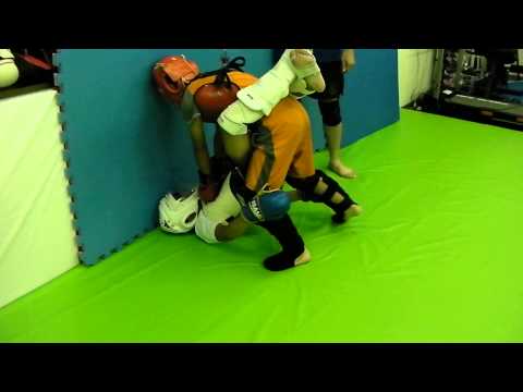 こども格闘技クラス　総合格闘技スパーリング風景No.1