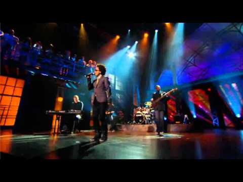 Warren Dean Flandez Performs Blood, Sweat and Tears' "Spinning Wheel" on Cover Me Canada