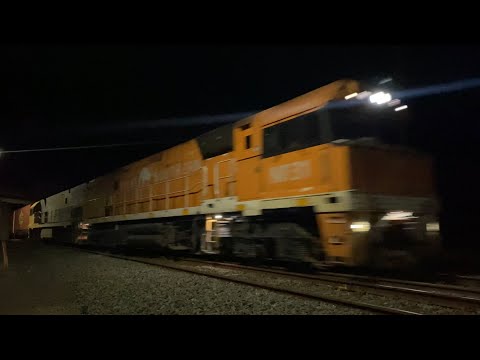 Up 2PM6 Pacific National intermodal with NR31 (Great Southern) and NR1 at Gheringhap loop 1/5/2025