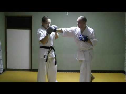 実戦空手道　禅心会館　上段突きの受け崩し.AVI