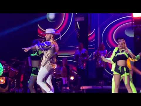 Gabriel A tan solo una hora en la Gran Arena del Cibao