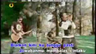 Download lagu ST12 - Cinta Jangan Dinanti mp3