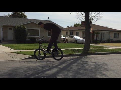 SHMALEC VS BUSTY JUSTY GAME OF BIKE