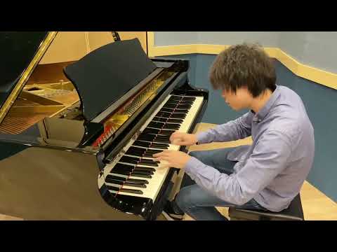 Yu-peng Chen enjoy himself playing the piano