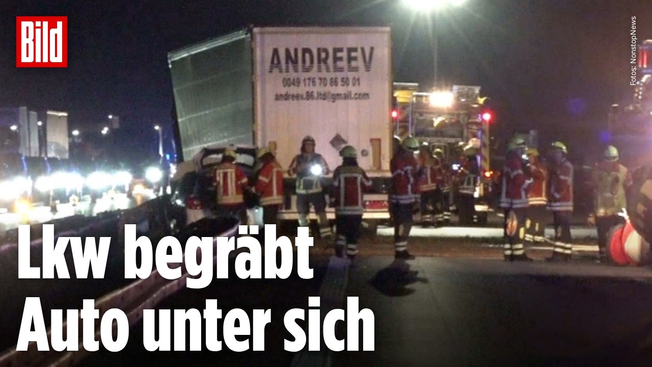 REIFENPLATZER AUF A5: Lkw kracht in Leitplanke und legt Verkehr lahm
