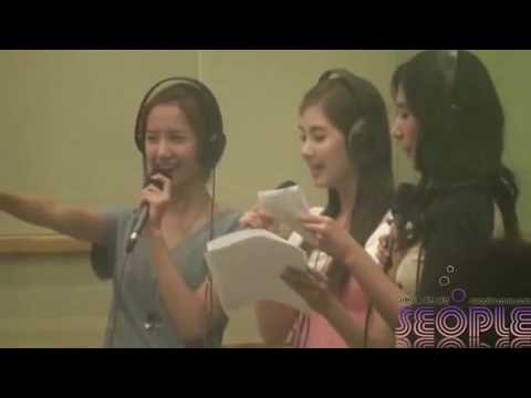 [FanCam] 090703 YoonA & Seohyun KissTheRadio.mp4