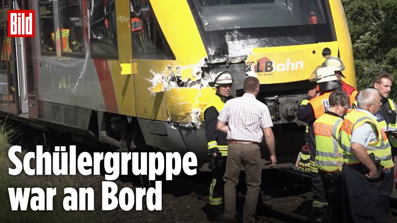 Hessen: Zug kracht in Lastwagen