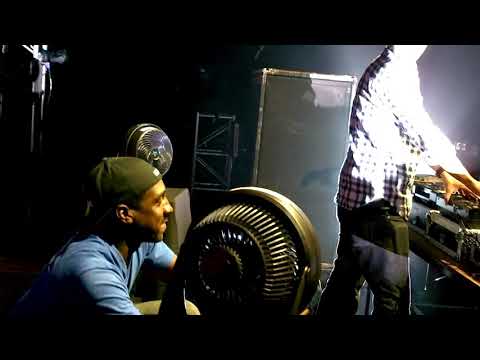 Avicii - Pen state University - Zombie Nation