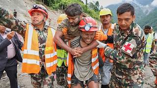Nepal'da tünelde 9 gün mahsur kalan 2 işçi sağ kurtarıldı