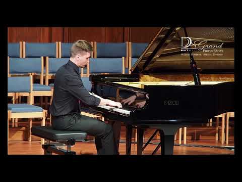 Vyacheslav Gryaznov plays Tchaikovsky. (Transcription by V. Gryaznov)
