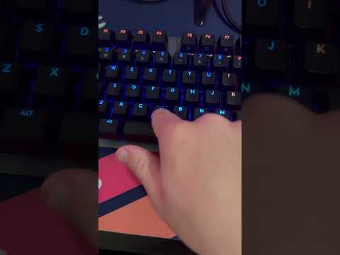 Pressing the V key on a Logitech G512 #shorts #keyboard #click