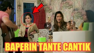 Download lagu BAPER!! TANTE CANTIK INI TERSIPU MALU mp3 Download lagu BAPER!! TANTE CANTIK INI TERSIPU MALU mp3