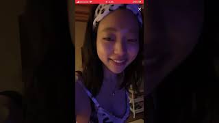 ライブ配信　ガッツリ胸チラ　完璧なアングル　谷間