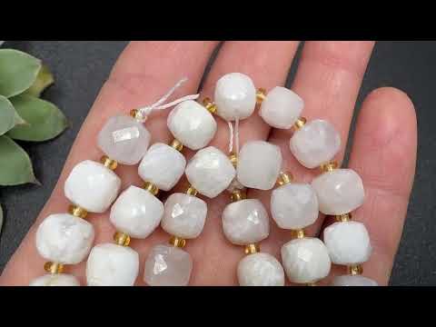 Місячний камінь натуральний кубик 8-9мм