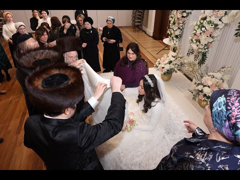 Jewish Orthodox Chupah Hasidic Satmar Badeken Tradition באדעקן חופה חתונה פון לייבי און רויזי ברייער