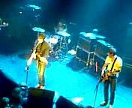 Arctic Monkeys - Do Me A Favour, Vega