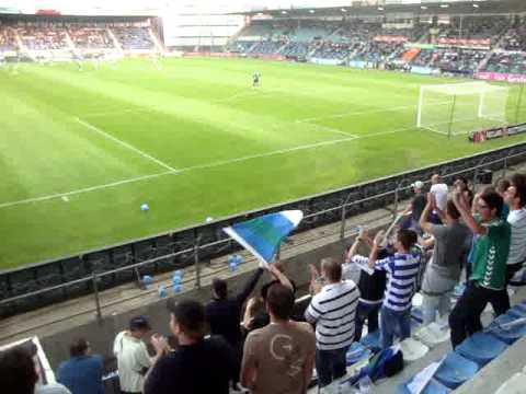 Far East Ultras Zwolle - Strandballen actie tijdens FC Den Bosch uit (05-08-2011)