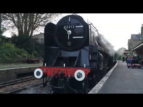 Mid Hants Fathers day on Schools Class Locomotive Cheltenham 30925 and 9f 92212 final run 31/10/2019