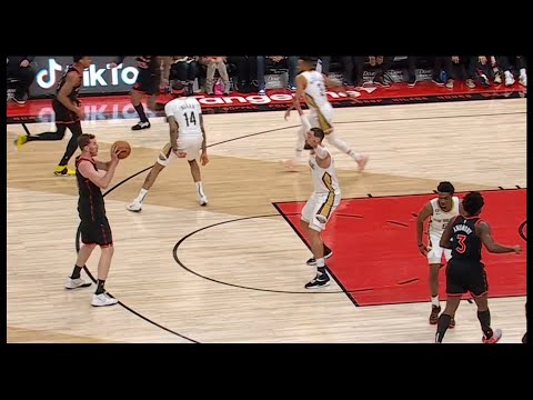 Jakob Poeltl sets up Siakam - Raptors vs Pelicans | Feb 23, 2023