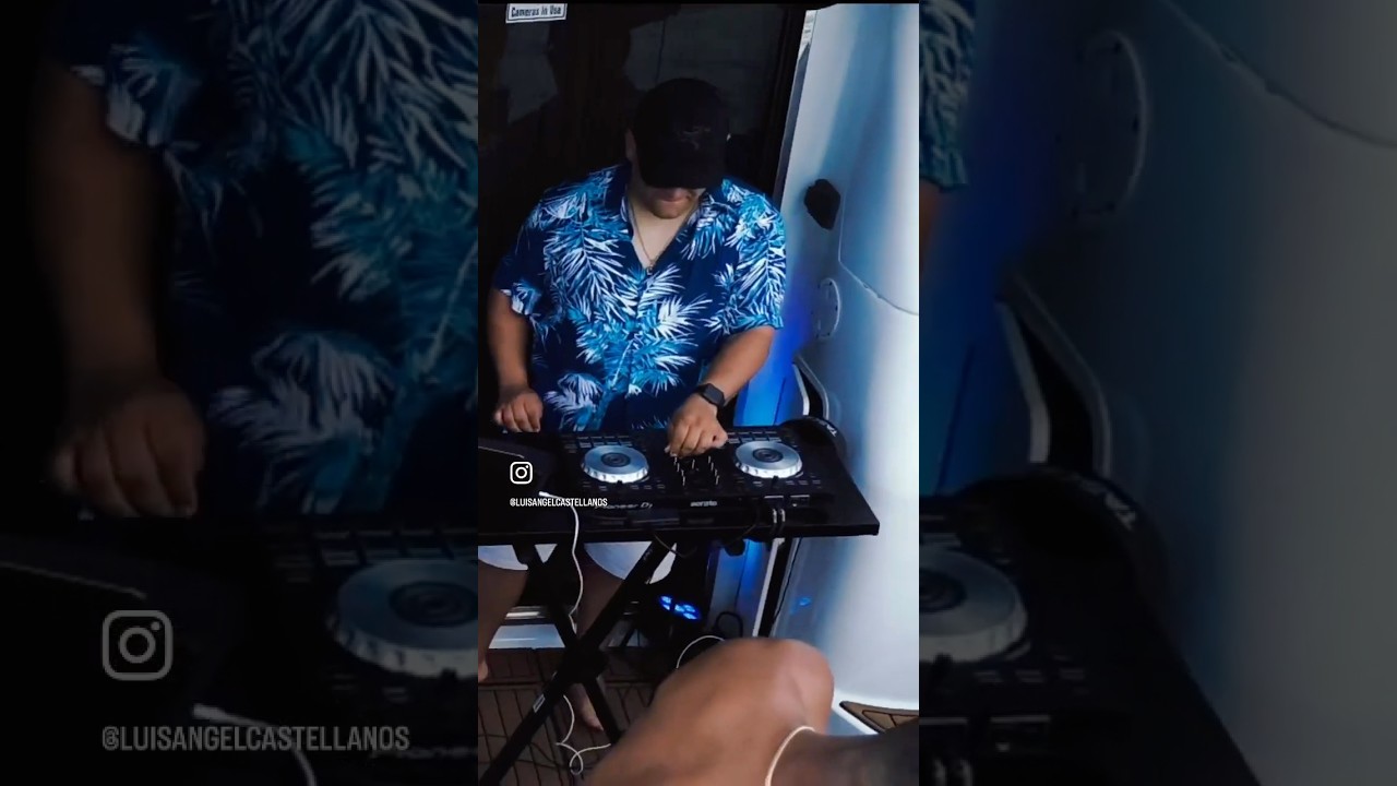 Promotional video thumbnail 2 for Mega Band & DJ