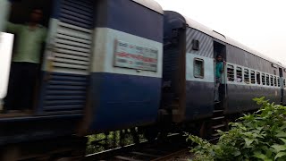 preview picture of video 'SINGLE DIESELLINE ACTION IZN WDG4D 14724 BHIWANI KANPUR KALINDI EXPRESS DEPARTURE AT FATEHGARH OUTER'