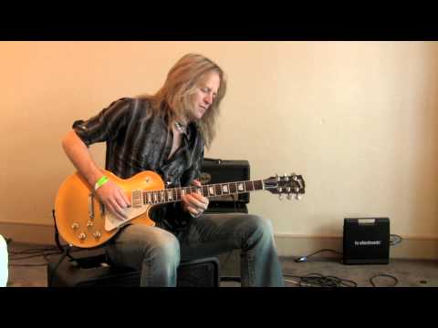 Doug Aldrich (Whitesnake): "Slow Blues Loop" using Ditto Looper & Flashback x4 Download