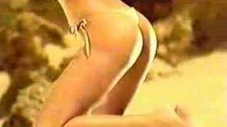 Ana Sofia Henao – Video Sexy En La Playa