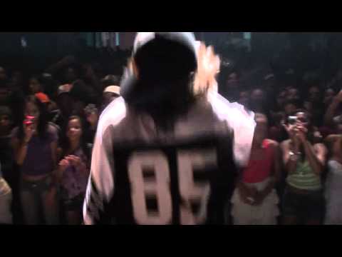 YURI BH AO VIVO EM CAETÉ- SIRENE DA ESCOLA - DIA 16/10/2011