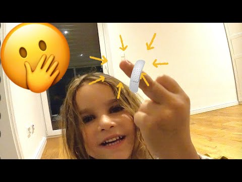 IMANI HAT AUA AM FINGER ☹️| Nader Louisa 