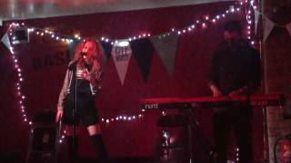 Friday I'm in Love - Janet Devlin live in Cambridge (8/2/17)