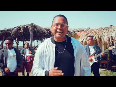 Los De La Doble MM - En Busca De Un Amor (Videoclip Oficial)