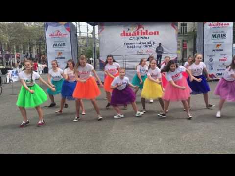 Sis n Bro -Control Shot/AronChupa feat Little Sis Nora- Little Swing