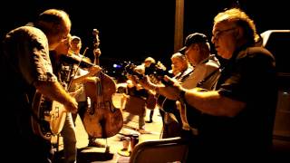 SHACKLES AND CHAINS: Ocoee Parking Lot Bluegrass Jam (7/29/2011)