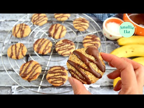 4-Ingredient Banana Coconut Cookies