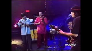 Elio e le Storie Tese &amp; Carlos Santana - Tapparella / Oye Como Va - 1998 Live on Taratata - FULL