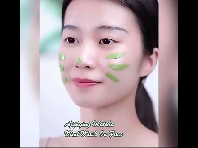 ماسك الطين بالماتشا مهديء ومرطب للبشره يعزز صحة البشره ويزيل الجلد الميت