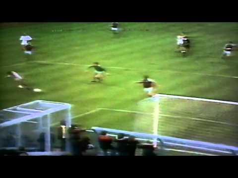 Luton Town 3-2 West Ham Lge B Stein 2 Moss 1st Half Short Hlights  15th Nov 1980.MP4