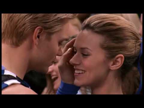 Lucas Scott & Peyton Sawyer (Leyton) - Beat Up Guitar (Darling Brando) - One Tree Hill