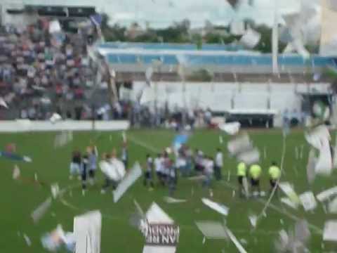 "Recibimiento de chaco for ever" Barra: Los Negritos &bull; Club: Chaco For Ever