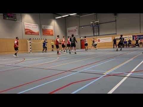 Vliegertje Ziggy en Lars tijdens WHC/Hercules vs Feyenoord