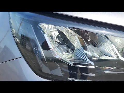 Peugeot 2008 Allure 136BHP 50 KWH Auto - Image 2