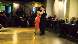 Laura Legazcue y Javier Diaz en Porteño y Bailarin. 1