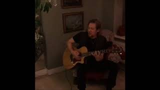 Adrian tocando e cantando blues (Crossroads Eric Clapton)