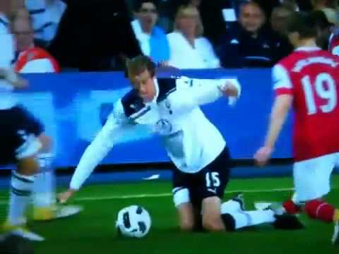 Rafael Van Der Vaart Amazing Skill on Jack Wilshire