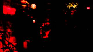 Cate Le Bon - Puts Me to Work