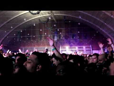 Tiesto - Beautiful World @ DC Armory 2011 (HD) 1080