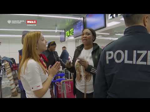 At the airport, the situation heats up and a fight breaks out between passengers and ground staff.