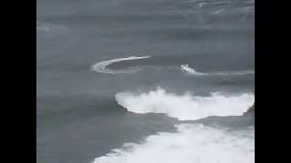preview picture of video 'Giant wave Big wave Surfing try fail Aileens Cliffs of Moher'