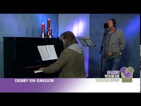 Rob de Nijs zingt live bij Omroep West