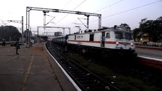 preview picture of video 'Kovai Express with RPM WAP-7 at Dawn !!'